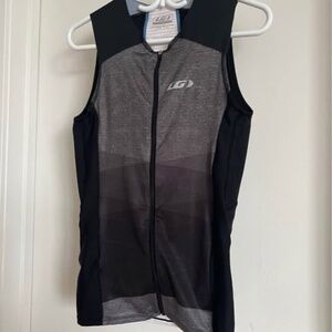 Women’s LARGE Louis Garneau Sleeveless Jersey